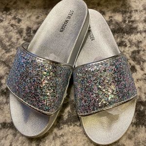 Steve Madden Kids Silver Glitter Slides Slip-on Shoes Slippers 4